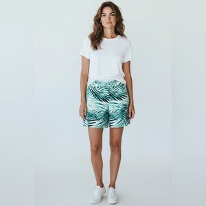 White House Black Market Women’s Size 6 Green White Palm Print Chino Shorts